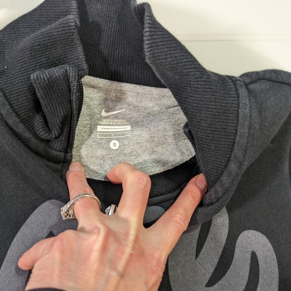 Nike Black Zip Up Sweatshirt - Picture 2 of 4